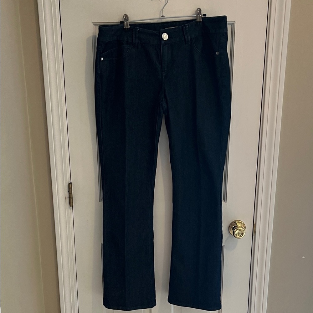 Premium dkny size 14 Denim Straight Leg Jeans in like new condtion